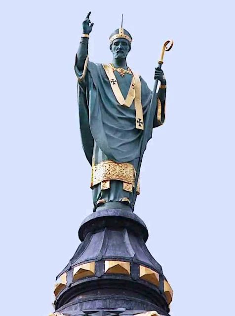 Standbeeld van Sint Maarten in Tours